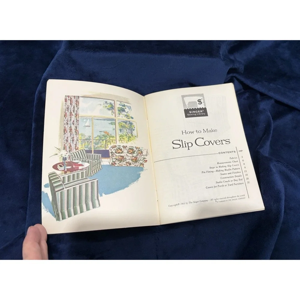 Lot of 2 Vintage Singer Sewing Library Booklets 1960 1961 Slip Covers Bedspreads